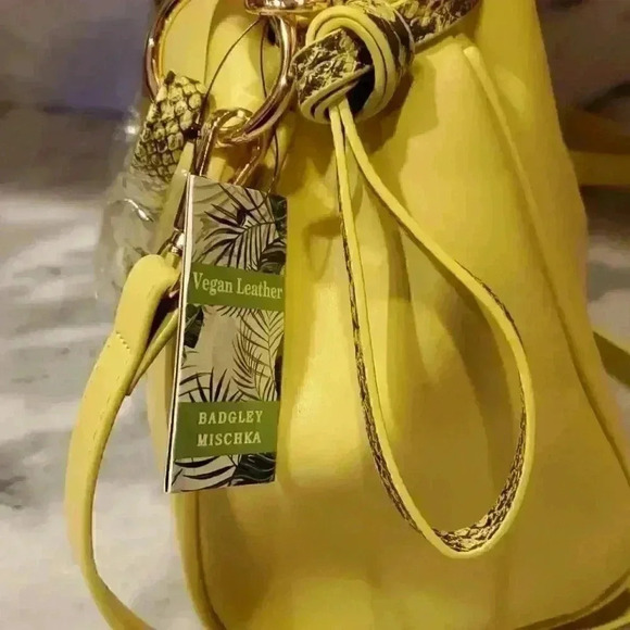 Badgley Mischka yellow handbag with snake pattern handle - Picture 4 of 6